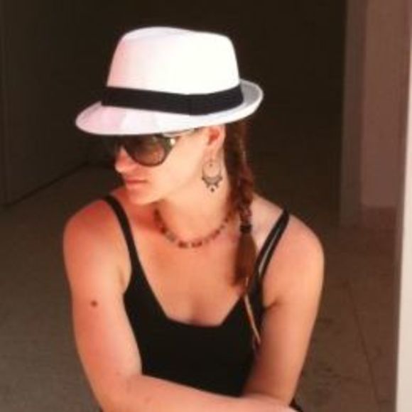 Meet your Posher, Ana - Picture 1 of 1